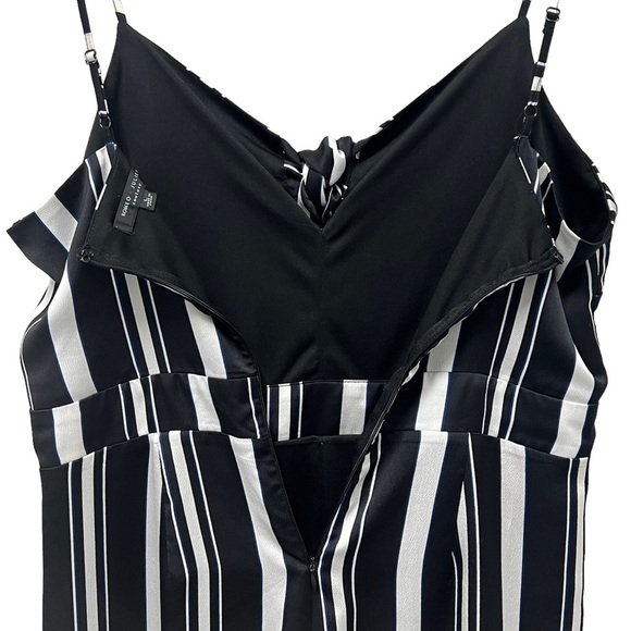 Romeo & Juliet Couture Wide Leg Jumpsuit Size Large  Black & White One Piece - Picture 7 of 13